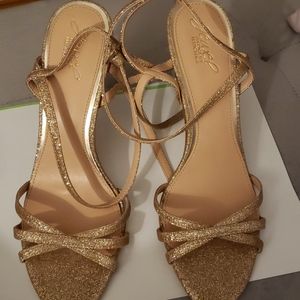 Sexy sparkling gold shoes